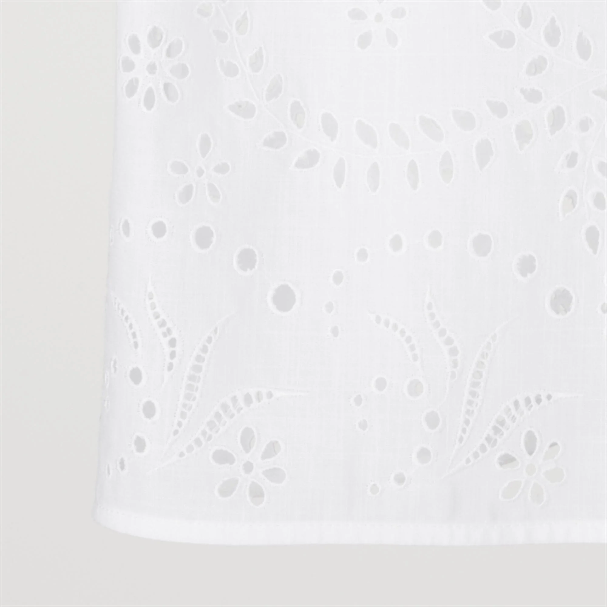 Ang Embroidered Balloon Sleeve Blouse - White - Image 4