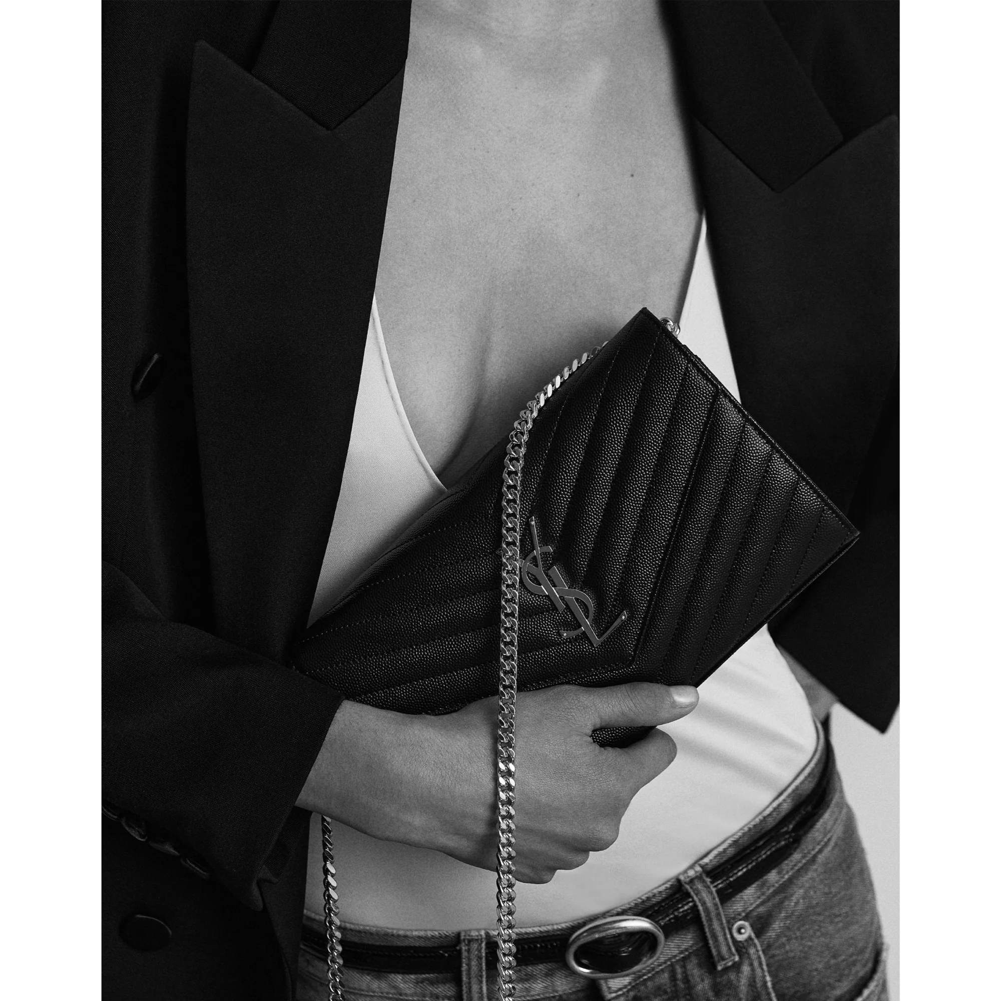 Classic Chain Wallet - Fuxia Couture - Image 6