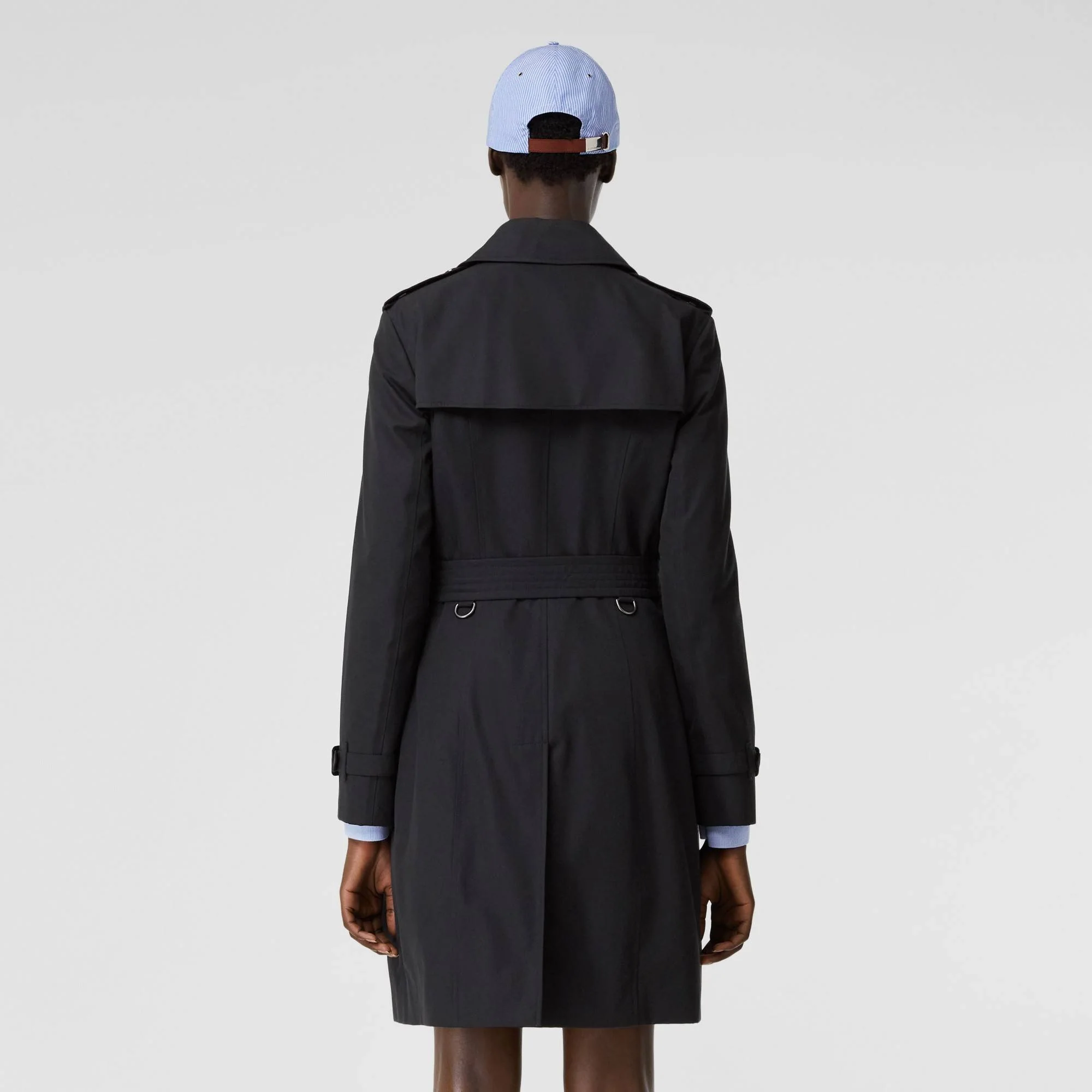 The Mid-length Chelsea Heritage Trench Coat - Midnight - Image 5
