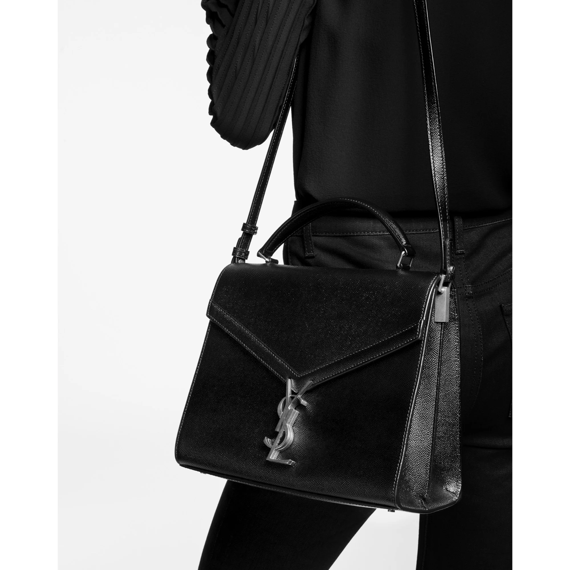 Medium Cassandra Top Handle - Nero - Image 8